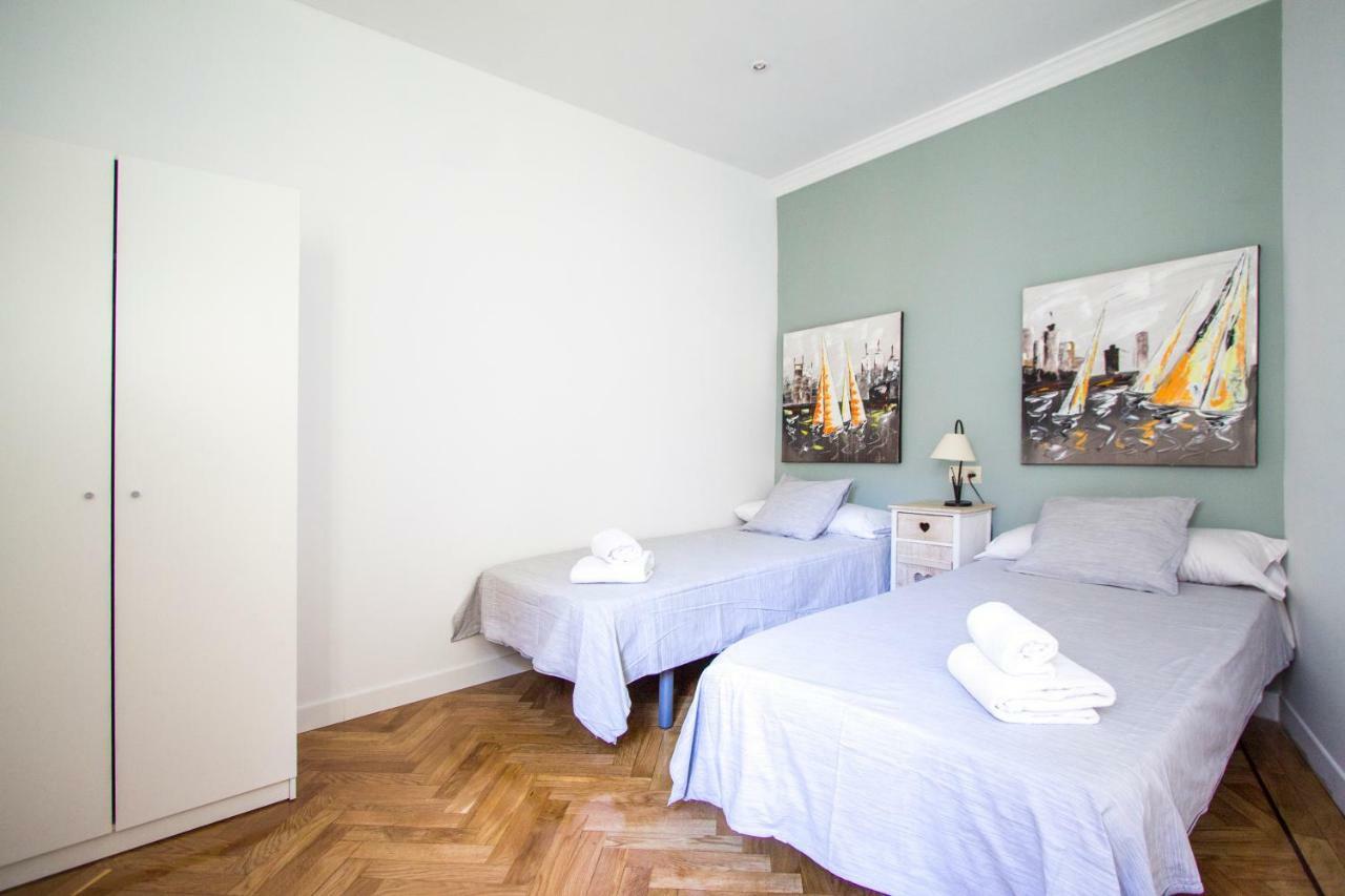 Apartamentos Dali Мадрид Екстер'єр фото